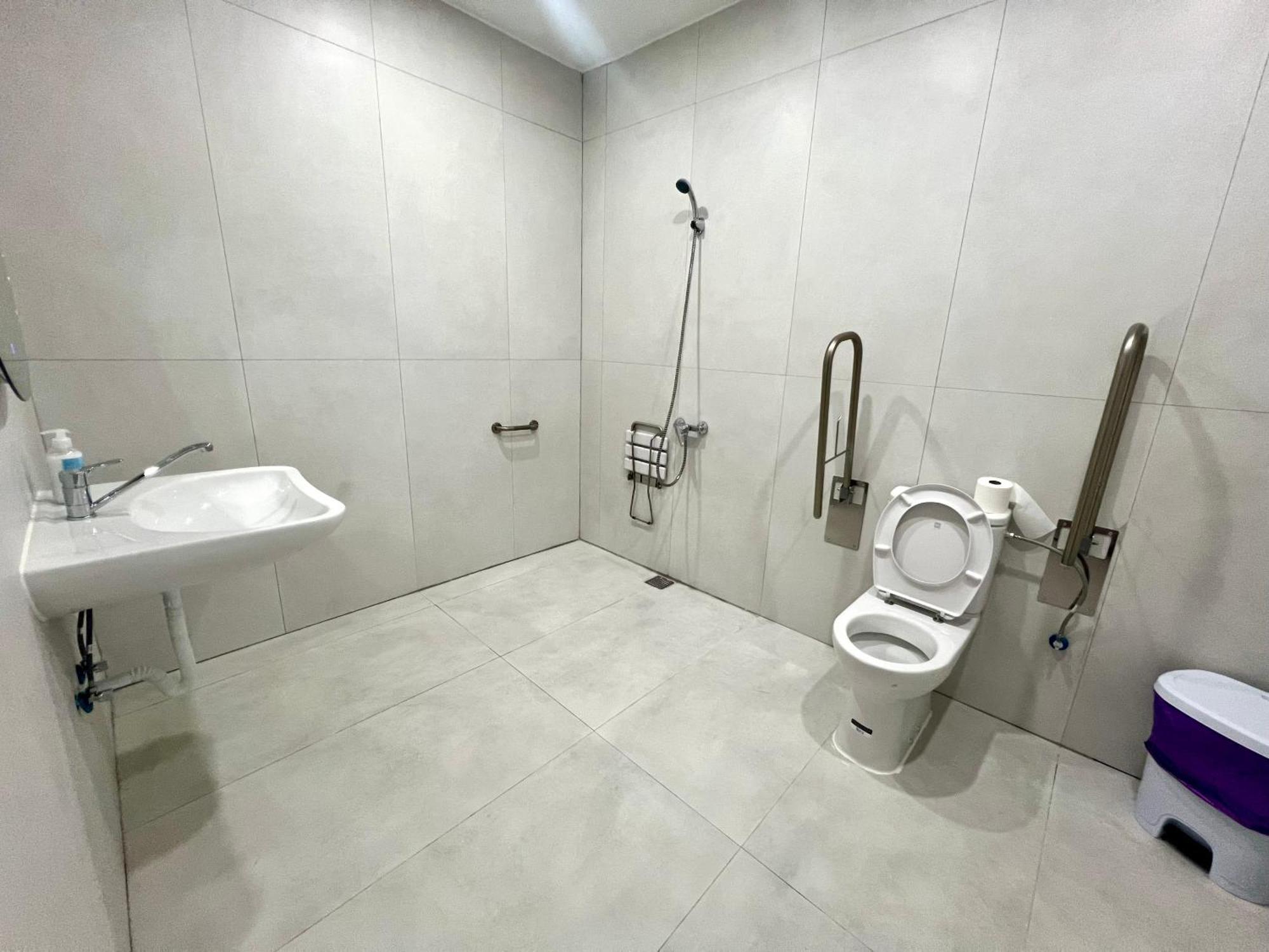 Hostel Oasis มาดริด ภายนอก รูปภาพ