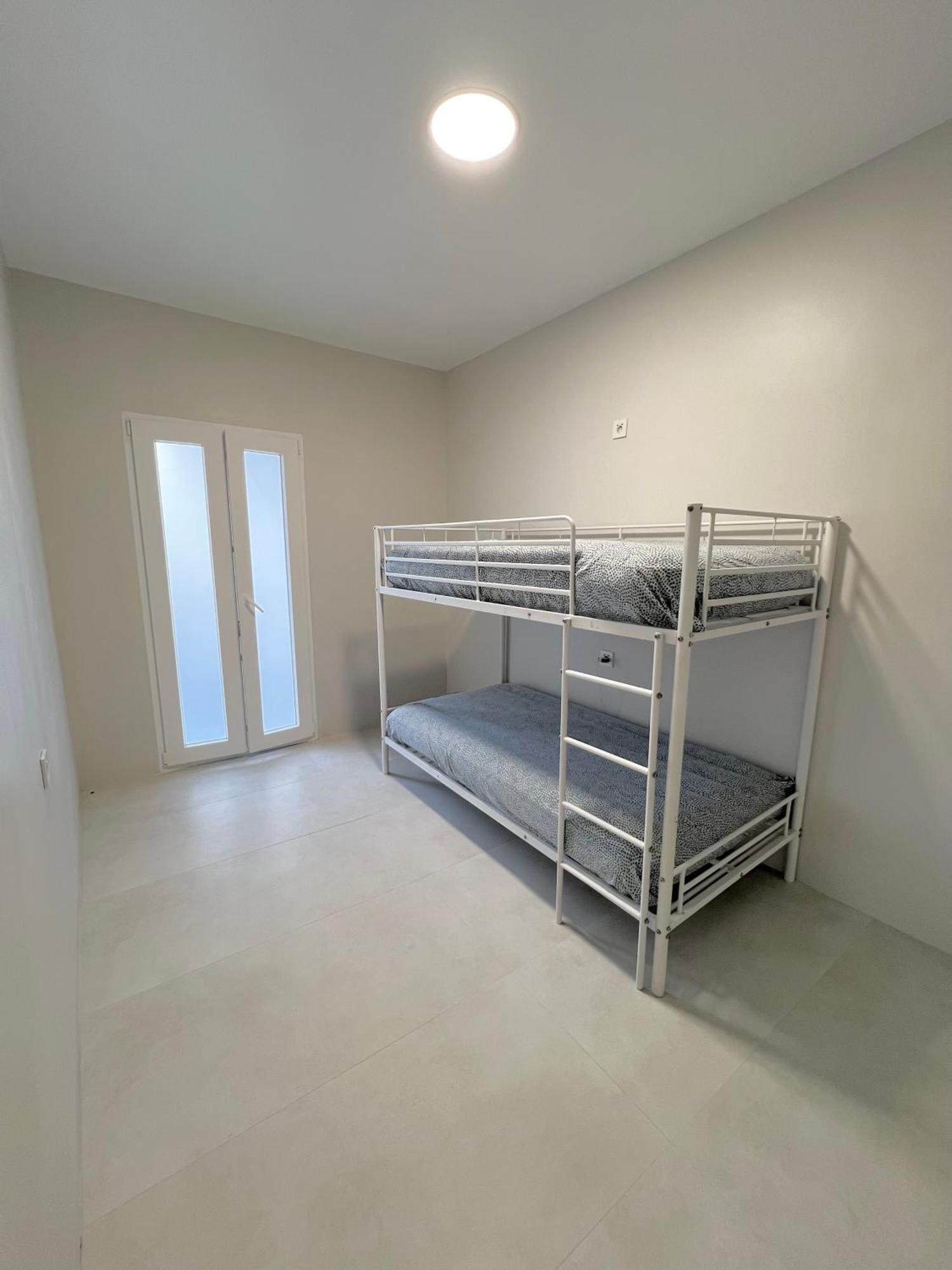 Hostel Oasis มาดริด ภายนอก รูปภาพ