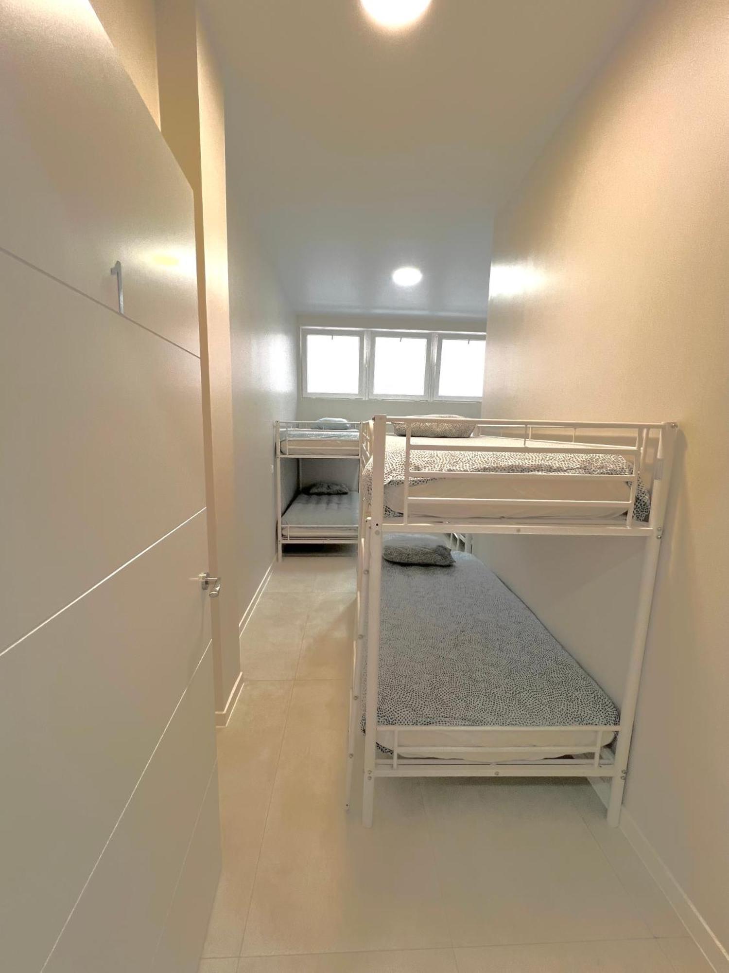 Hostel Oasis มาดริด ภายนอก รูปภาพ
