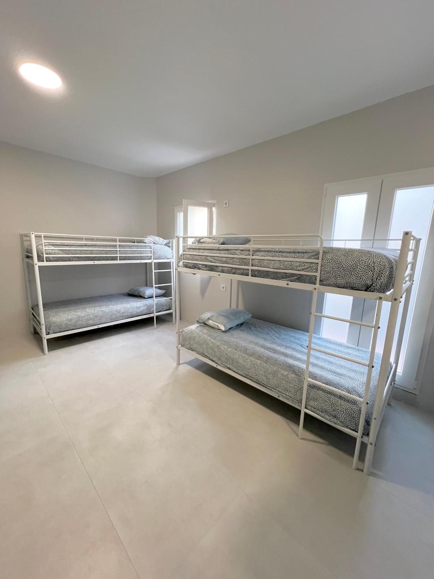 Hostel Oasis มาดริด ภายนอก รูปภาพ