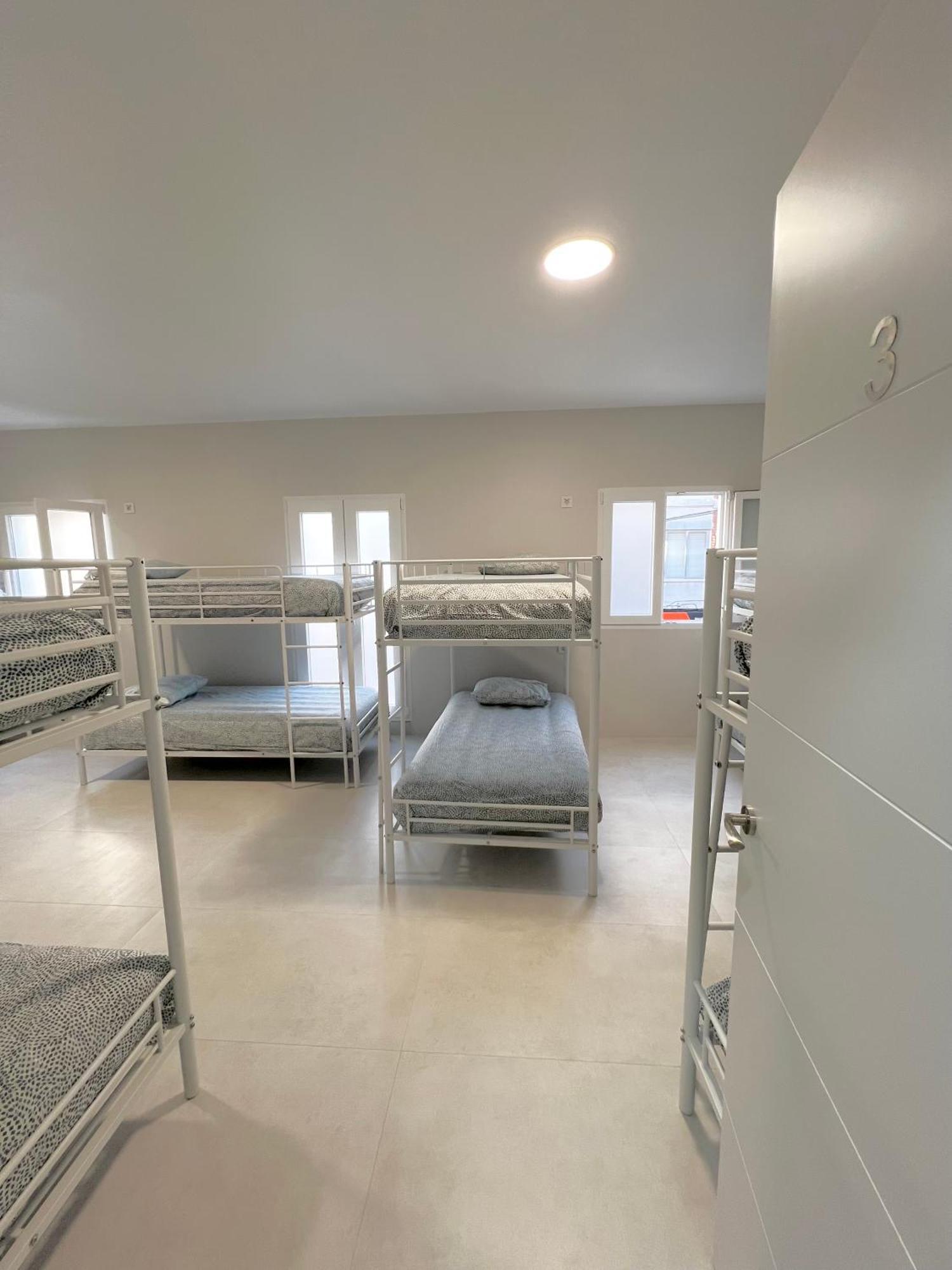 Hostel Oasis มาดริด ภายนอก รูปภาพ