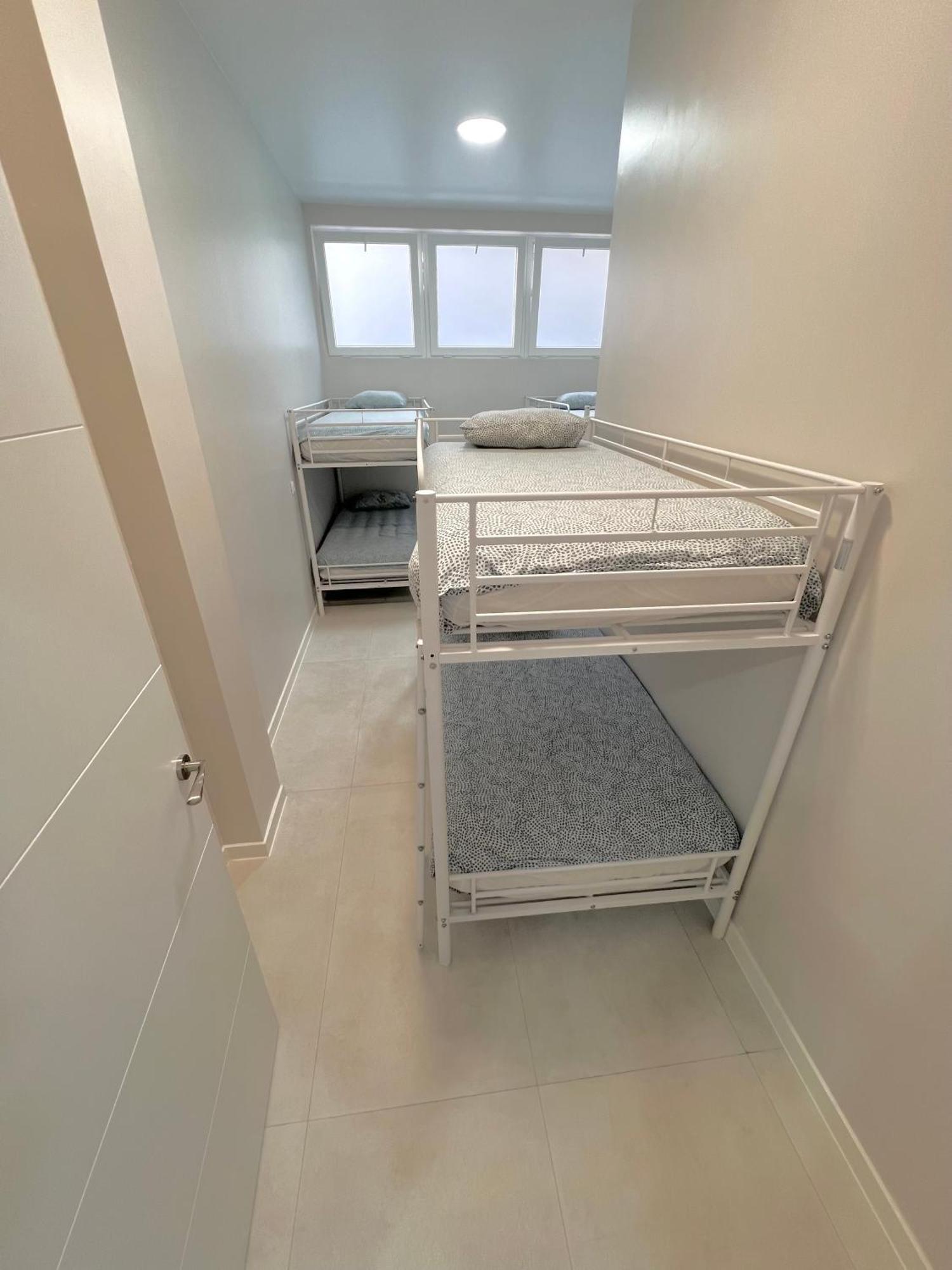 Hostel Oasis มาดริด ภายนอก รูปภาพ