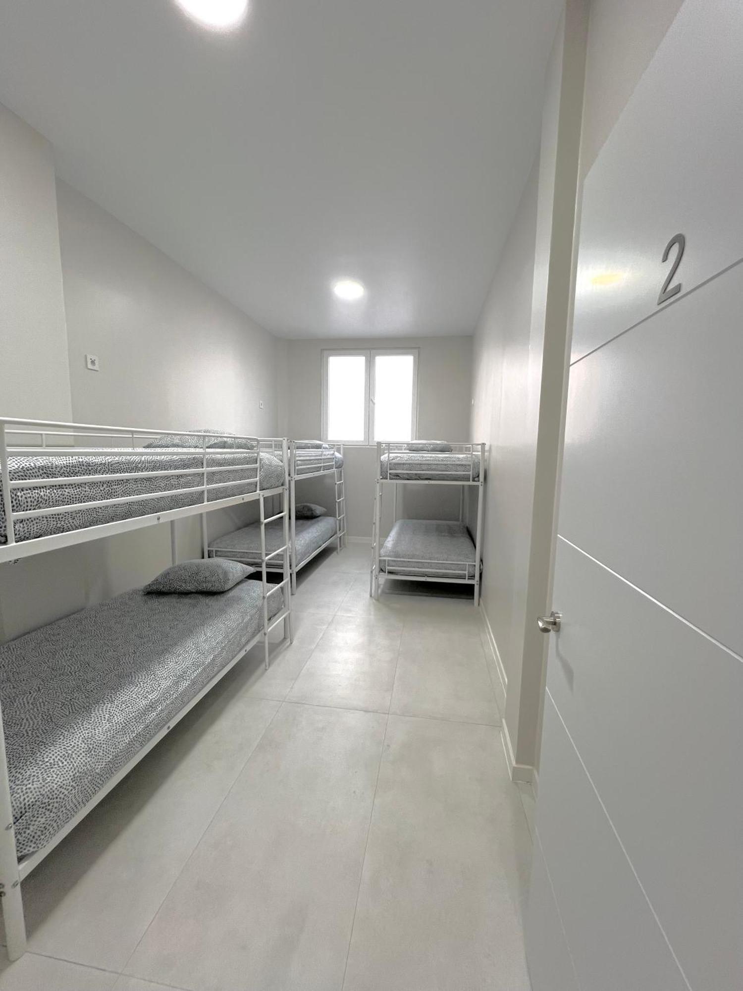 Hostel Oasis มาดริด ภายนอก รูปภาพ