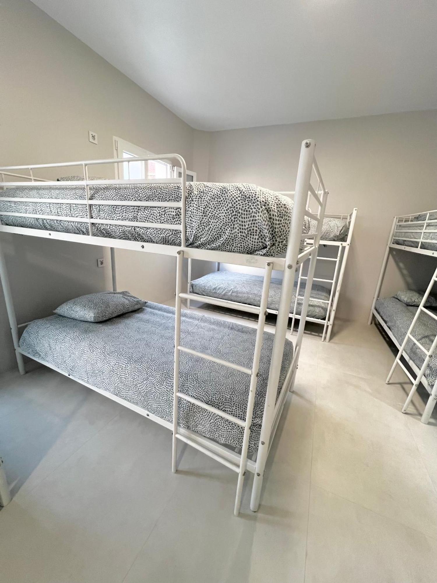 Hostel Oasis มาดริด ภายนอก รูปภาพ