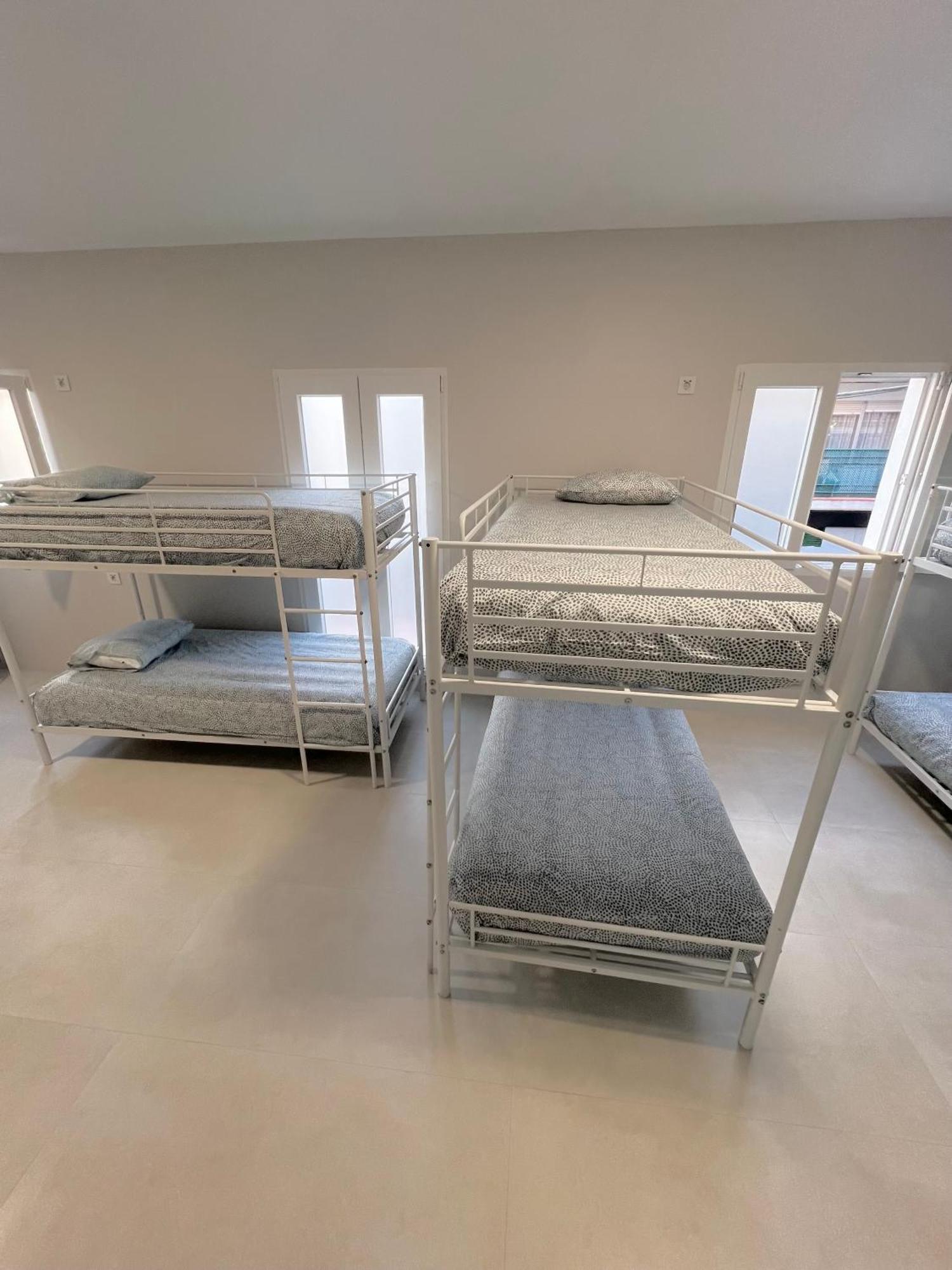 Hostel Oasis มาดริด ภายนอก รูปภาพ