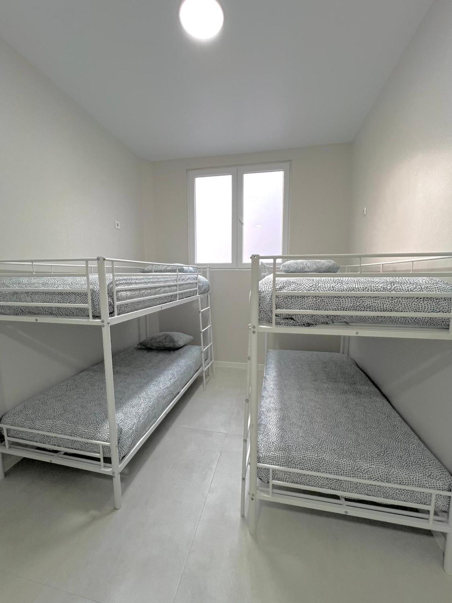 Hostel Oasis มาดริด ภายนอก รูปภาพ