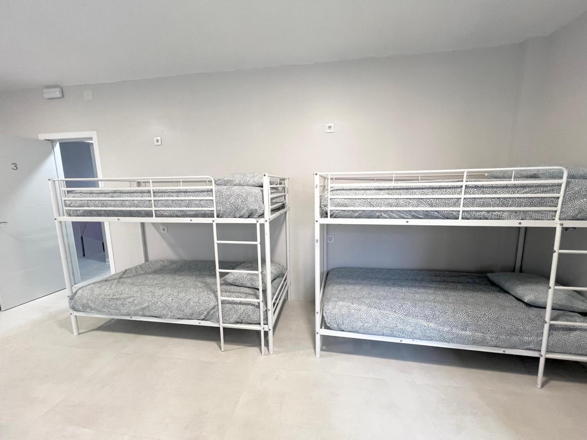 Hostel Oasis มาดริด ภายนอก รูปภาพ